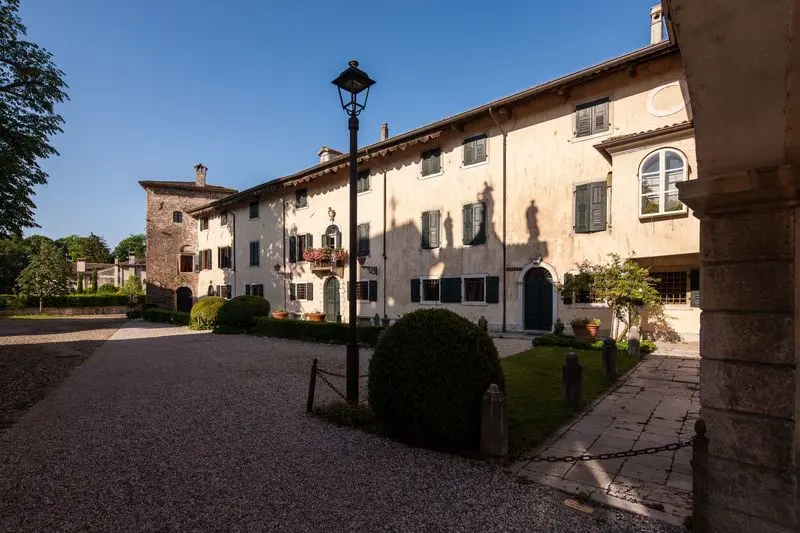 <p>antico borgo medievale, borghi più belli d'Italia, castello di sotto, castello di sopra, parco secolare.</p>