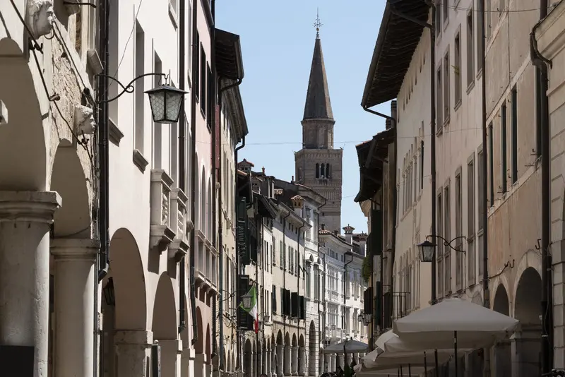 città dipinta, palazzi affrescati, eventi culturali, il Pordenone, fiume Noncello.